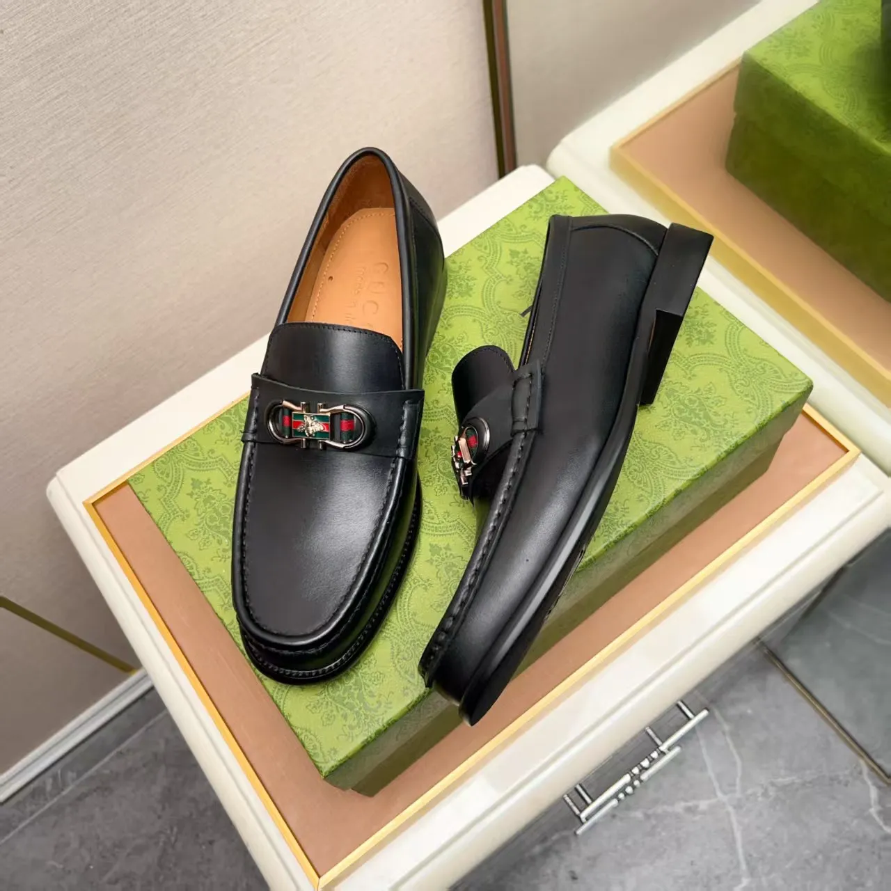 Men's men's shoes 💰460 🆘【GUCCI】Gucci ·🐂里· Hot-selling pea shoes top brand luxury, top quality, the latest fashion pea shoes.. The upper is made of original first-layer cowhide. (Full first-layer water-dyed 🐂 leather·inner). The original stylish and stylish soft rubber wear-resistant and non-slip outsole is light and comfortable on the foot, available in 3 colors! Matching code: 38-44 (customized at 45.46.47)